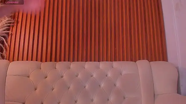 Snapshot of RosarioCruzz chatting on 05-25-26, 01:21 RosarioCruzz online show from 05-25-26, 01:21