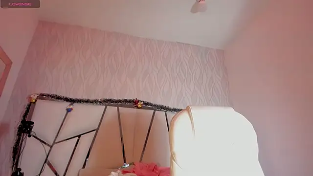 Victoriaa millers online show from 12-15-25, 07:20