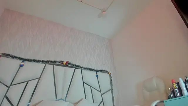 Victoriaa millers online show from 11-25-25, 08:42