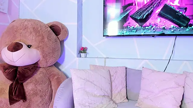 lila noa online show from 11-22-25, 07:46