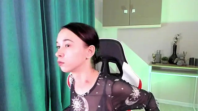 Snapshot of LilithStrangfor chatting on 12-16-24, 11:01 LilithStrangfor online show from 12-16-24, 11:01