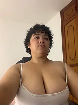 Snapshot of Mrskary chatting on 10-15-25, 03:38 Mrskary online show from 10-15-25, 03:38