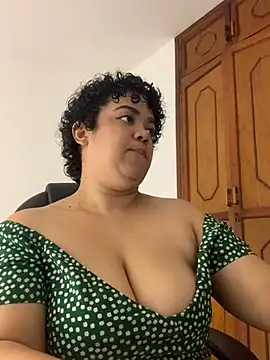 Snapshot of Mrskary chatting on 10-12-25, 10:55 Mrskary online show from 10-12-25, 10:55