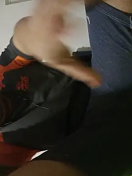 beautiful hands  online show from 12-20-25, 02:36