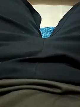 beautiful hands  online show from 09-29-25, 07:48