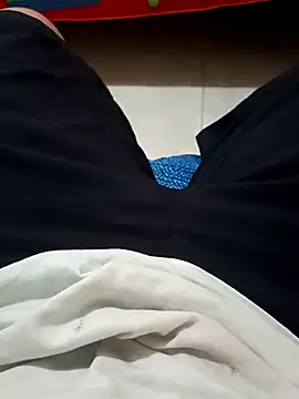 beautiful hands  online show from 10-18-25, 09:55