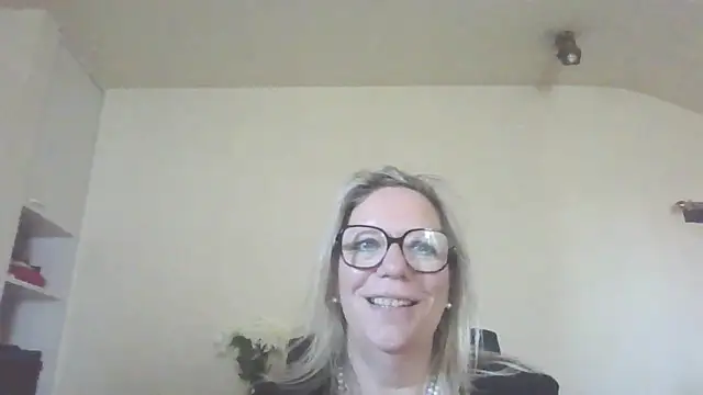 Silkesquirt online show from 09-19-25, 07:34