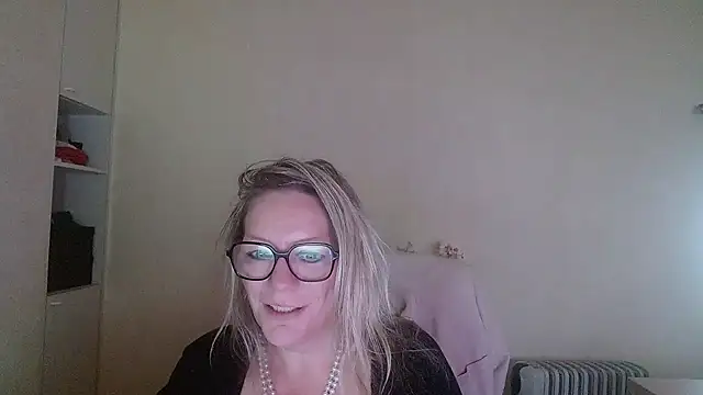 Silkesquirt online show from 10-13-25, 07:43