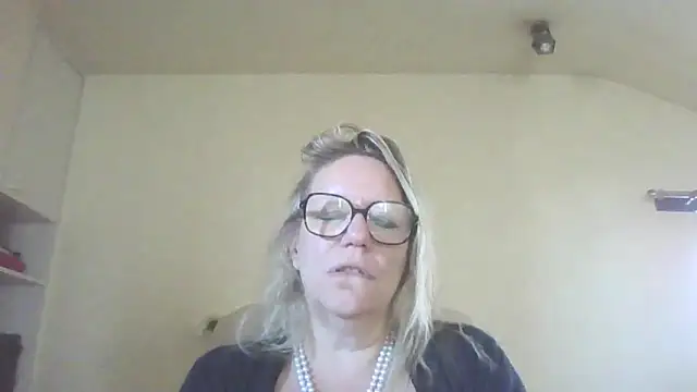 Silkesquirt online show from 09-22-25, 07:58