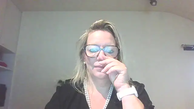Silkesquirt online show from 09-18-25, 06:38