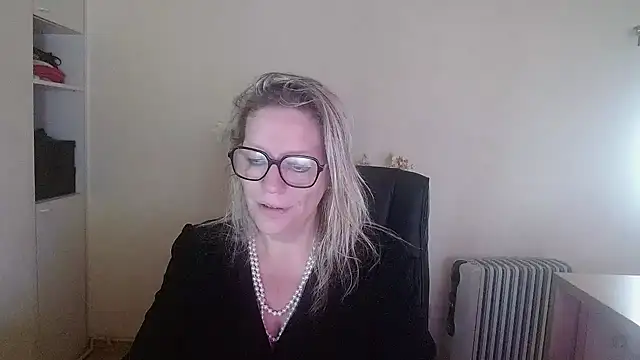 Silkesquirt online show from 10-15-25, 07:16