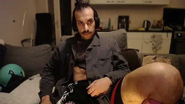 P4RtYBOII92 online show from 09-20-25, 01:54