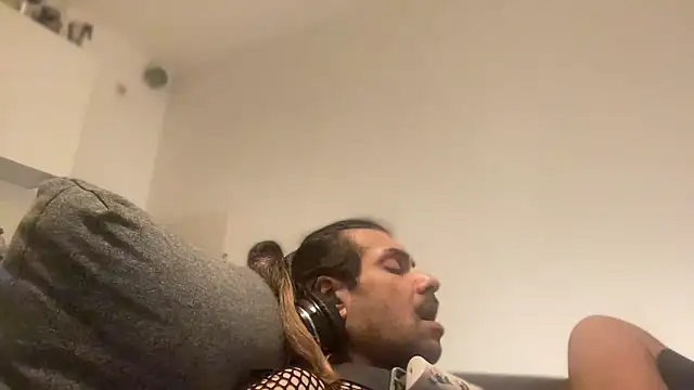 P4RtYBOII92 online show from 02-15-26, 07:51