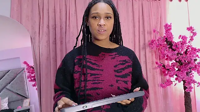 Snapshot of Elith_noa chatting on 02-05-26, 07:43 Elith noa online show from 02-05-26, 07:43