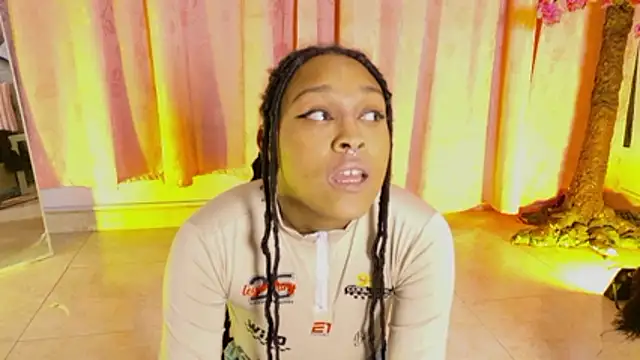 Snapshot of Elith_noa chatting on 01-16-26, 10:25 Elith noa online show from 01-16-26, 10:25