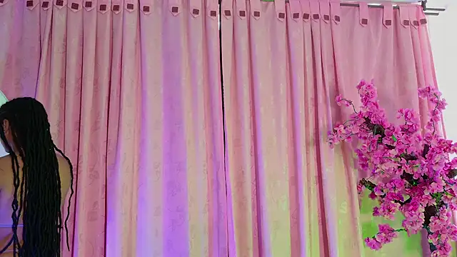 Snapshot of Elith_noa chatting on 02-12-26, 07:35 Elith noa online show from 02-12-26, 07:35