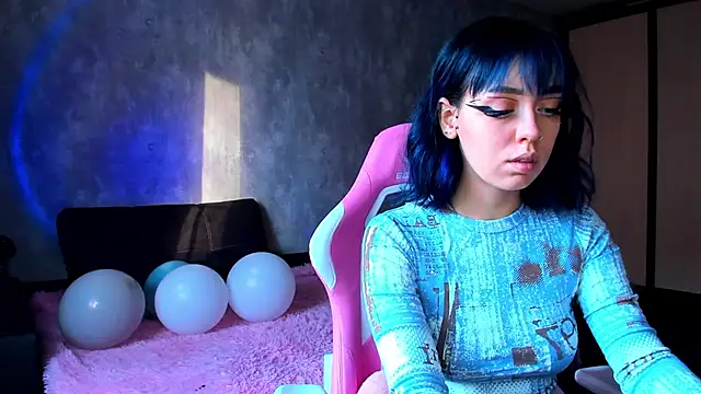 Asuna yuuki    online show from 12-18-24, 07:58