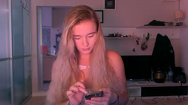 Eva Jaya online show from 09-18-25, 05:10