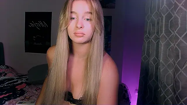 Eva Jaya online show from 10-22-25, 01:21