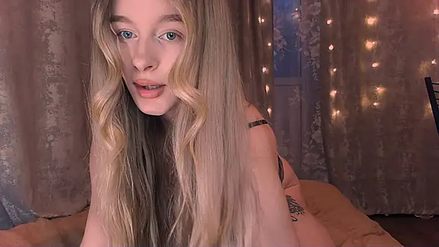 Eva Jaya online show from 12-22-24, 01:11