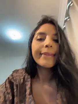 Snapshot of _miaquevedo_ chatting on 04-22-26, 12:56 miaquevedo online show from 04-22-26, 12:56