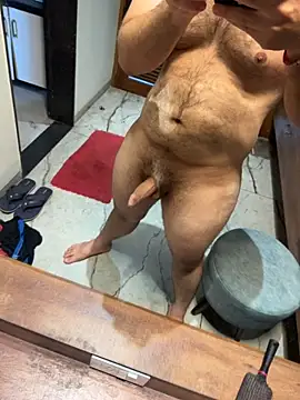 Snapshot of versatile_guy01 chatting on 07-11-26, 04:13 versatile guy01 online show from 07-11-26, 04:13