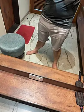 Snapshot of versatile_guy01 chatting on 02-09-26, 10:02 versatile guy01 online show from 02-09-26, 10:02