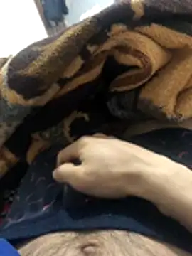 Snapshot of kerimyuce chatting on 12-05-25, 07:23 kerimyuce online show from 12-05-25, 07:23