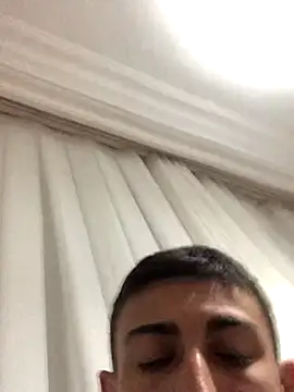 Snapshot of kerimyuce chatting on 10-24-25, 10:09 kerimyuce online show from 10-24-25, 10:09