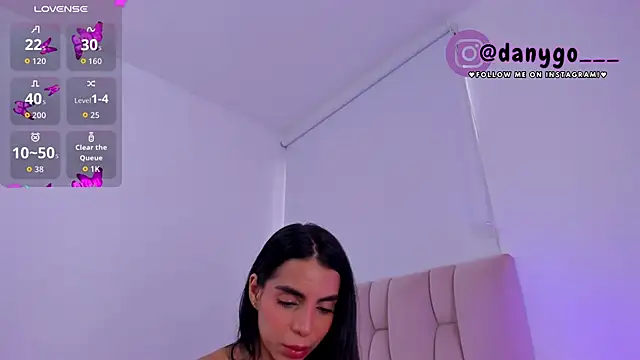 ZarianaEvanz online show from 12-16-25, 09:41