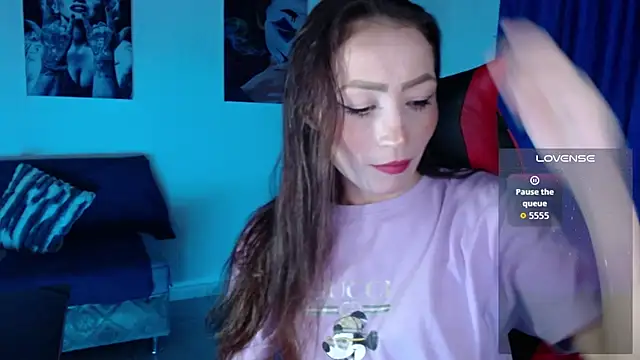 Sara-Guzman1 online show from 04-15-26, 01:33