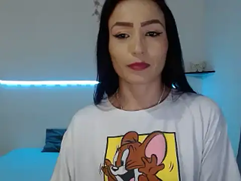 Snapshot of Sara-Guzman1 chatting on 02-11-25, 05:05 Sara-Guzman1 online show from 02-11-25, 05:05
