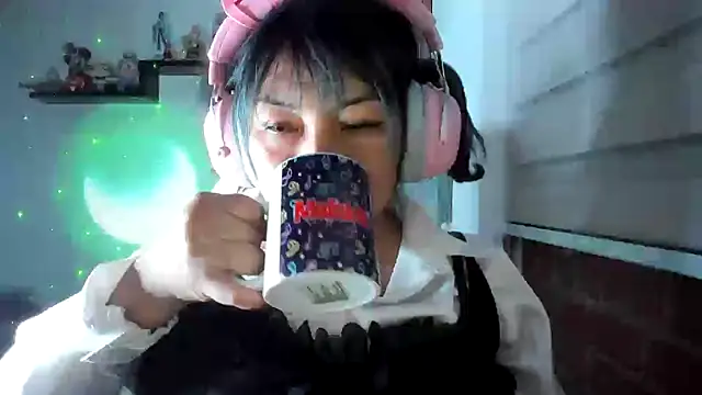 Shaddycute  online show from 06-21-26, 01:33