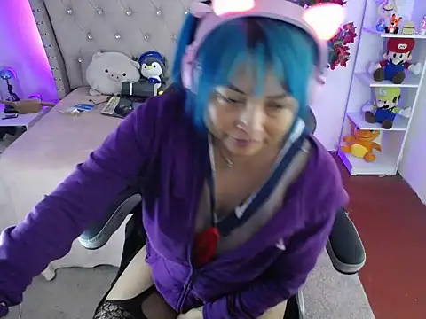 Shaddycute  online show from 02-08-25, 04:25
