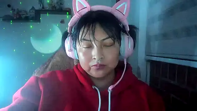 Shaddycute  online show from 04-13-26, 03:54