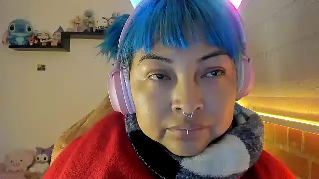 Shaddycute  online show from 12-22-25, 01:11