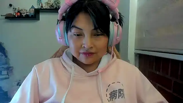 Shaddycute  online show from 04-14-26, 03:17