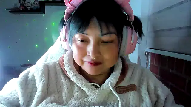 Shaddycute  online show from 06-11-26, 03:36