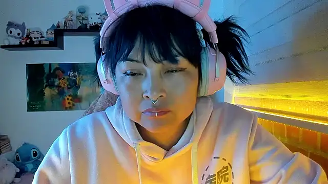 Shaddycute  online show from 02-24-26, 12:22