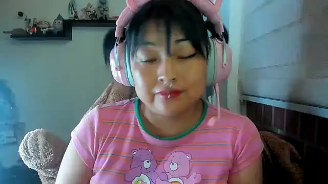 Shaddycute  online show from 04-26-26, 01:52