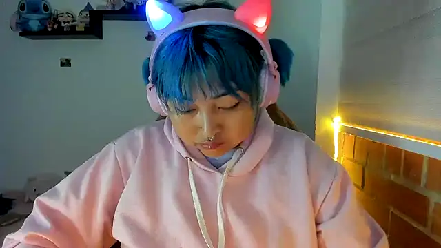 Shaddycute  online show from 12-19-25, 10:06