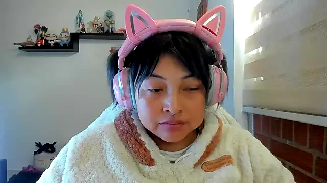 Shaddycute  online show from 06-03-26, 02:33