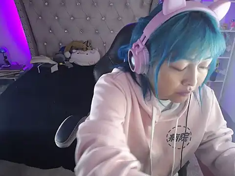 Shaddycute  online show from 02-15-25, 10:00