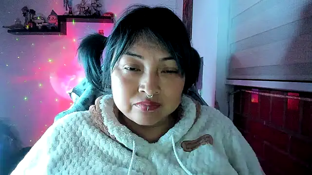 Shaddycute  online show from 05-19-26, 01:56