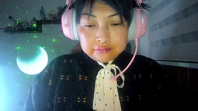 Shaddycute  online show from 04-10-26, 01:56