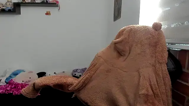 Shaddycute  online show from 07-10-26, 05:35
