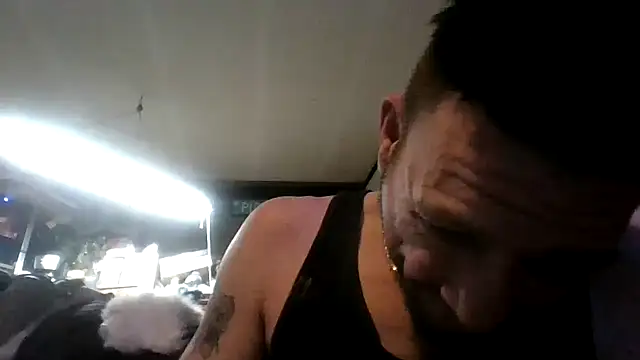 Snapshot of gettinit2wice chatting on 10-31-25, 08:49 gettinit2wice online show from 10-31-25, 08:49