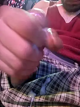 Snapshot of gettinit2wice chatting on 11-14-25, 12:14 gettinit2wice online show from 11-14-25, 12:14