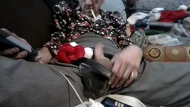 Snapshot of gettinit2wice chatting on 11-28-25, 09:53 gettinit2wice online show from 11-28-25, 09:53