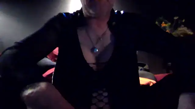 Snapshot of biffboff123 chatting on 06-16-26, 10:32 biffboff123 online show from 06-16-26, 10:32